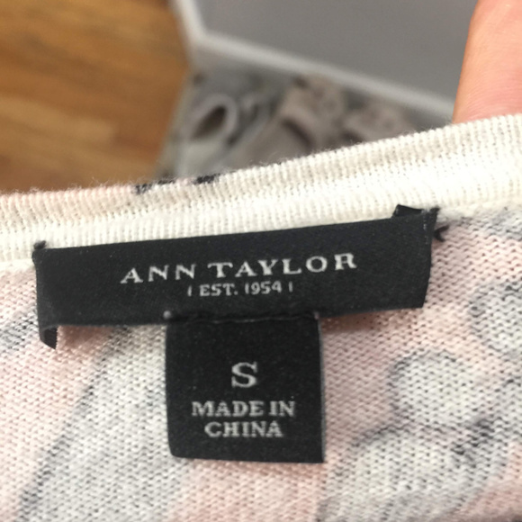 Ann Taylor Woman's Pink Blouse, Size Small - Picture 3 of 3